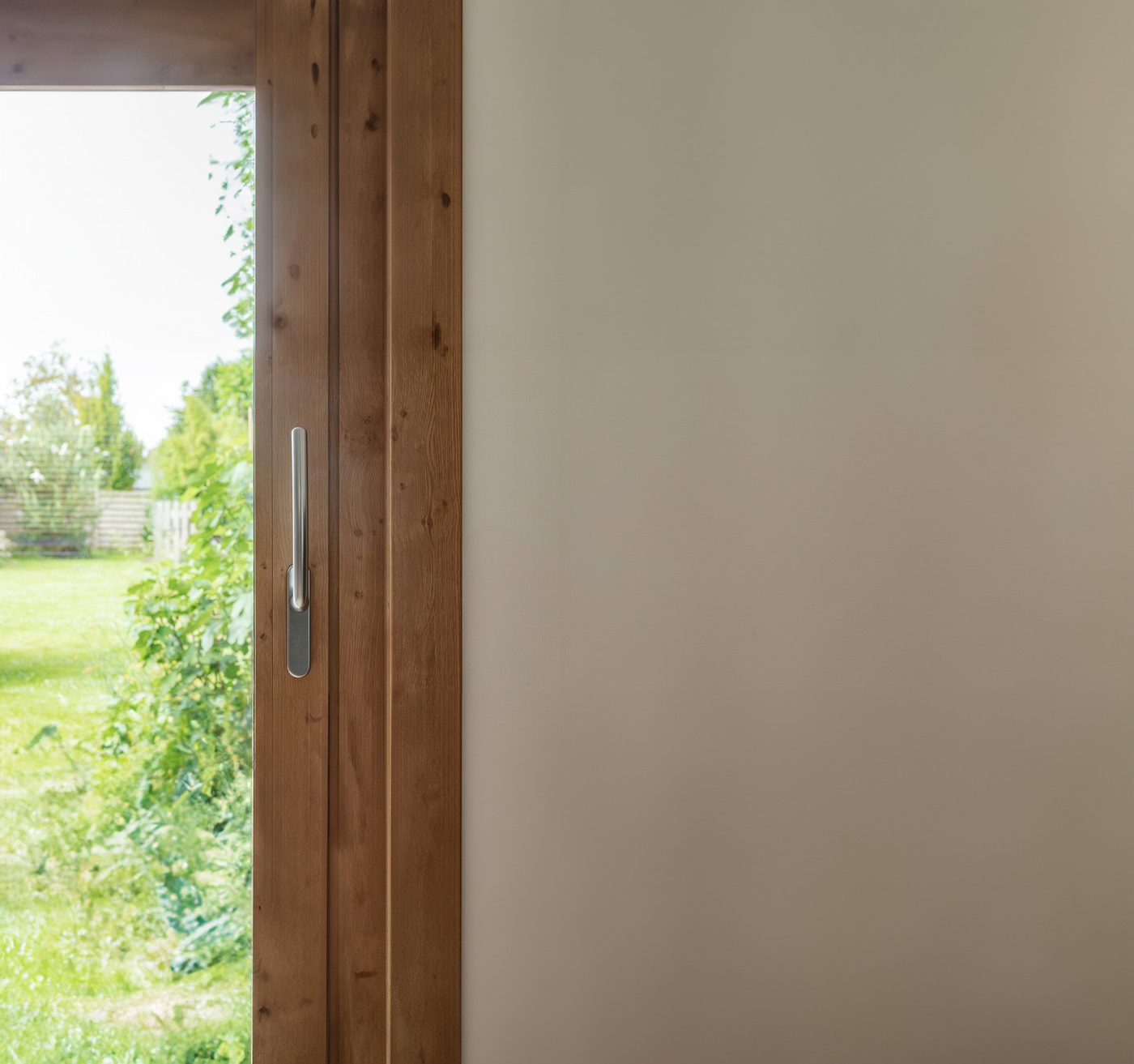 Ventana Deceuninck y entorno natural